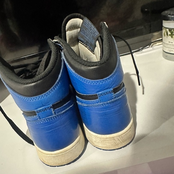 2017 Air Jordan 1 Retro High OG 'Royal' - Picture 4 of 5